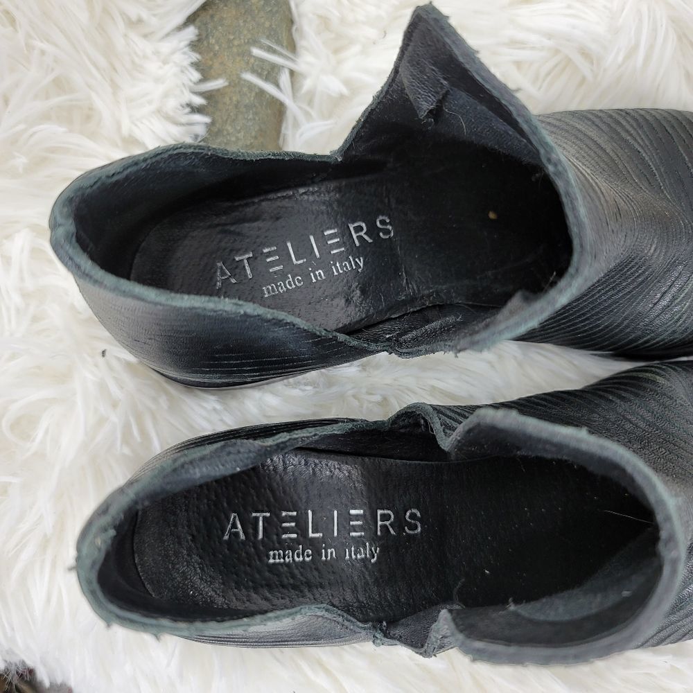 Ateliers textured black leather d'orsay booties - Picture 9 of 11